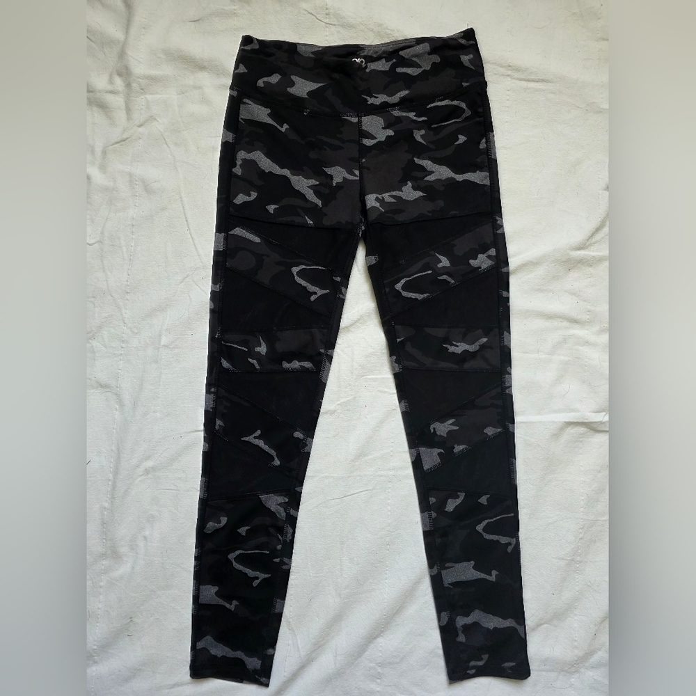 5/25$ Women's Camouflage Mesh Leggings